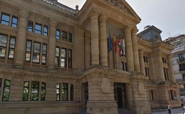 Juzgan a ediles, al secretario y a un promotor acusados de irregularidades en Gaztelu