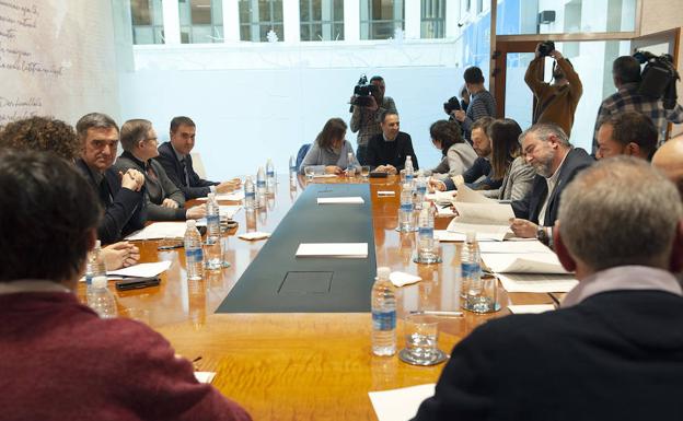 Las víctimas avisan al Gobierno Vasco que la unidad didáctica sobre ETA necesita una reforma «profunda»