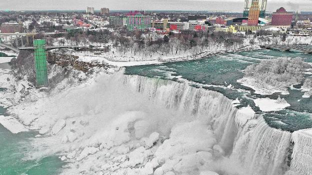La tundra helada conquista Niágara