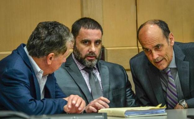 La defensa de Ibar recurre la decisión del juez de apartar al jurado arrepentido