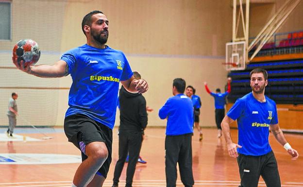 El Bidasoa-Irun busca la 'pole' en la carrera por Europa