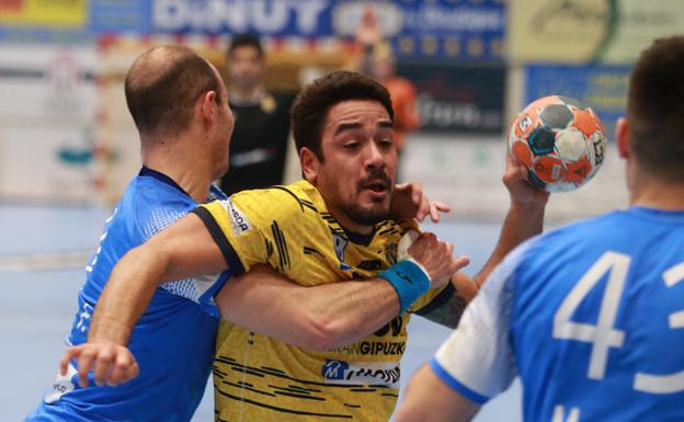 El Bidasoa gana y recupera la segunda plaza