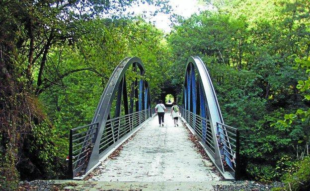 La Vía Verde del Urola completará sus 36 kilómetros con el tramo Iraeta-Narrondo