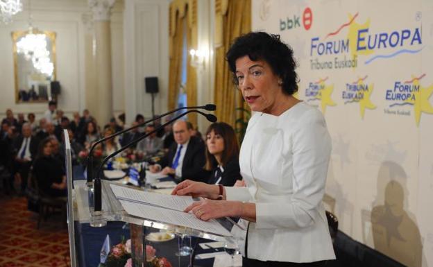 Celaá reconoce que «el tiempo del Gobierno será más corto» si esta semana caen los Presupuestos