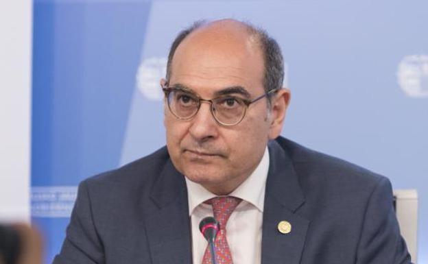 Darpón valorará su dimisión si el Parlamento le reprueba por la OPE de Osakidetza