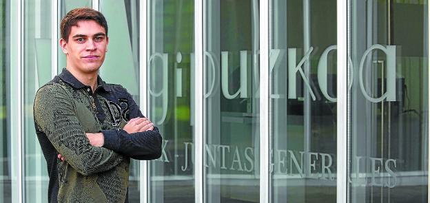 Imanol Gude: «Al PNV no le interesan las políticas sociales, siempre beneficia a los más ricos»