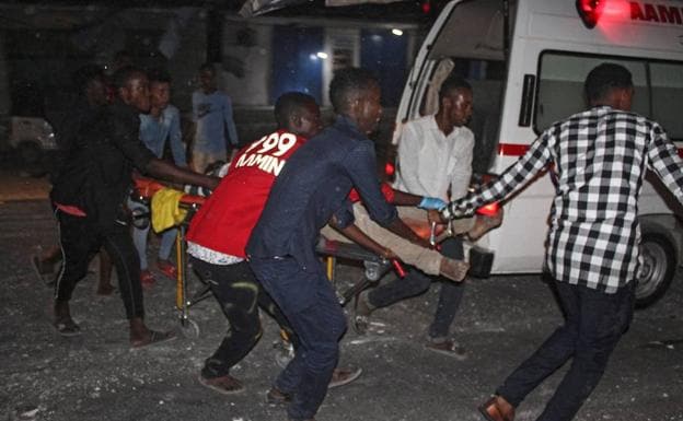 Al menos 29 muertos y 60 heridos en un ataque con camión bomba en Somalia