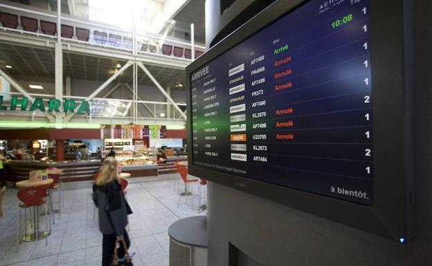 El aeropuerto de Biarritz reanuda los vuelos tras un mes cerrado por obras en la pista