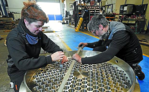 «Ama, ¿cuando sea mayor podré hacer tornillos grandes, como tú?»
