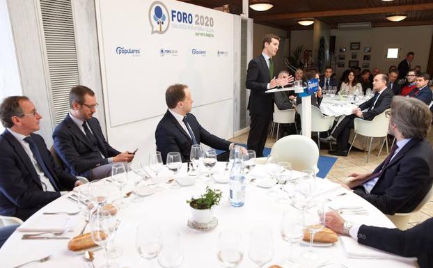 Casado defiende en Vitoria el Concierto Económico y muestra su respeto al Estatuto