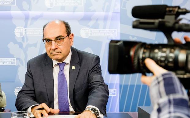 La crisis por la OPE se cobra la cabeza de Darpón, sustituido por Nekane Murga