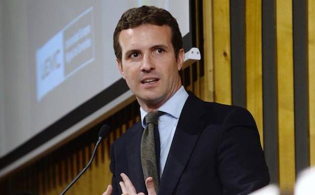 Casado se declara «víctima» en el enredo sobre las inmigrantes embarazadas