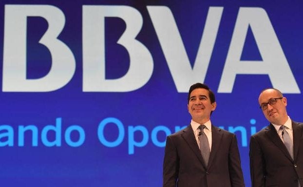 BBVA se relacionará con la mitad de sus clientes vía móvil