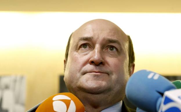 Ortuzar achaca la salida de Darpón a que «la oposición está de los nervios»