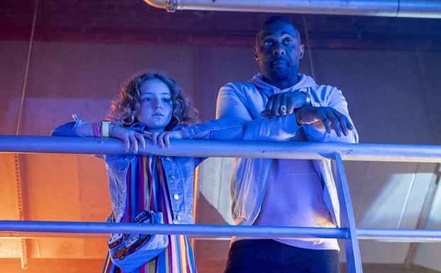 Idris Elba fracasa como Dj en 'Turn Up Charlie'