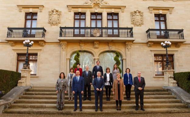 Las mujeres ya superan a los hombres en el Gobierno Vasco