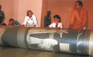 La vida nómada del 'Guernica' protagonizará la exposición al aire libre del verano donostiarra