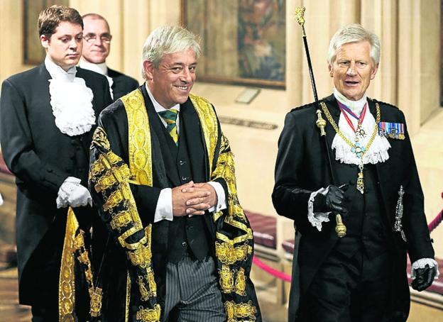 El encargado de poner... ¡ordeeeer!