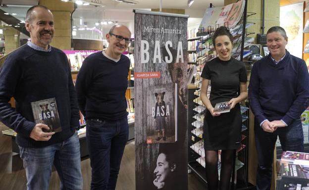 Sabina, bere eremua defendatzen duen andre basa