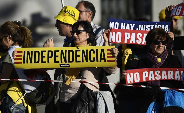 El Gobierno rechaza el referéndum aunque lo reclamen ocho de cada diez catalanes