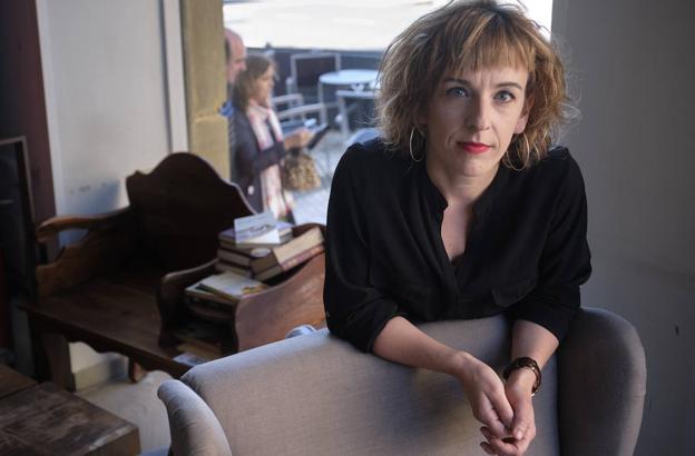 «Poesiak balio izan dit perspektiba hartzeko»