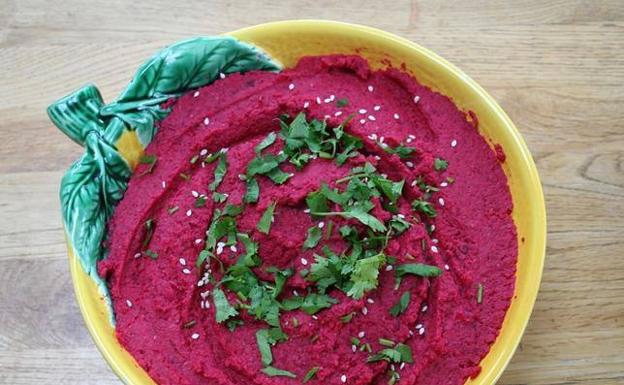 3 recetas originales de hummus: remolacha, aguacate y chocolate