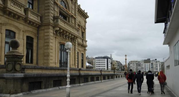 El menor agredido en Donostia continúa ingresado la UCI del hospital en estado de coma