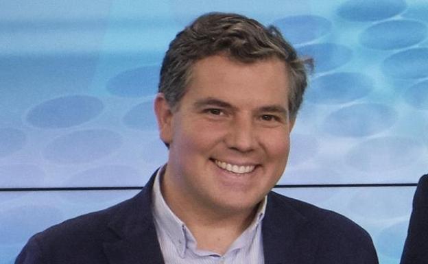 Íñigo Arcauz: «Casado puede lograr recuperar el centro derecha moderado»