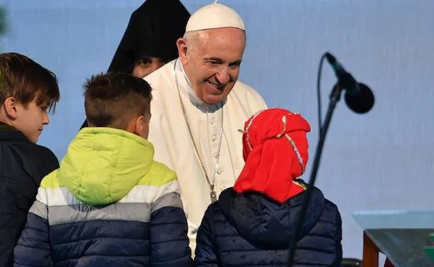 El Papa advierte de que refugiados y migrantes son «una cruz de la humanidad»