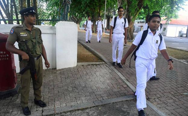 Sri Lanka asegura que los sospechosos de los atentados están muertos o detenidos