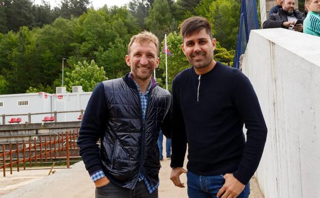 Aganzo y Diego Rivas, de la AFE, en Atxabalpe