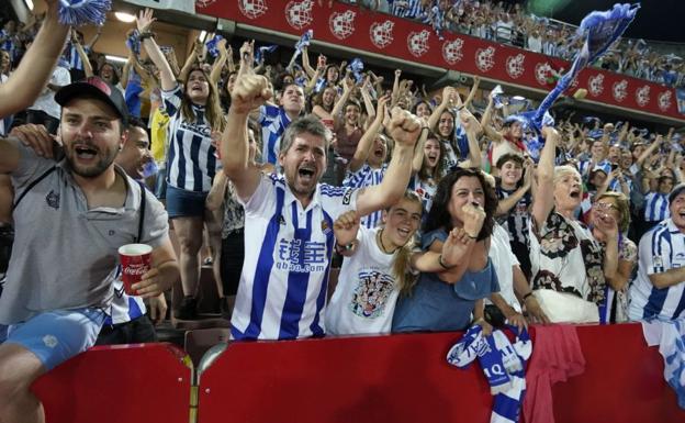 La afición se vuelca con las jugadoras de la Real