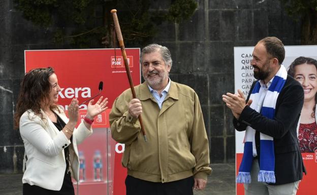 Denis Itxaso reconoce a Jesús Eguiguren como 'Alcalde vasco de la paz' por su «silencioso trabajo para derrotar a ETA»