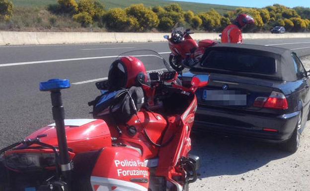 Detenido en Navarra por circular a 209 km/h, sin ITV, y dar positivo en todas las drogas del test