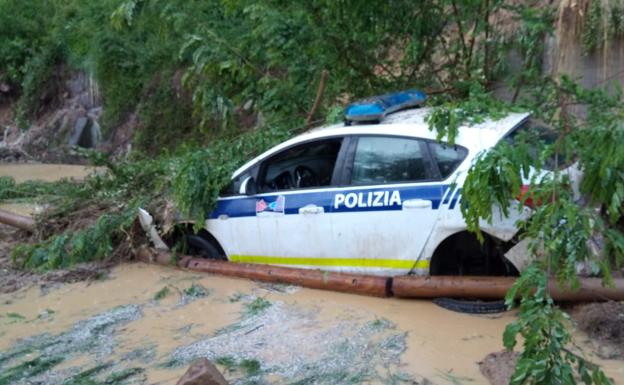 «Se les ha venido el monte encima y les ha desplazado al carril contrario»