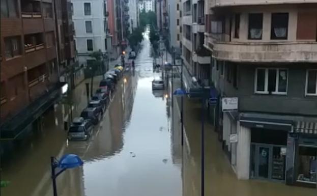 Registros de lluvia de casi 200 litros provocan inundaciones en comarcas del este de Gipuzkoa