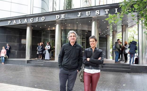 Los denunciantes de la OPE de Osakidetza sugieren que hay irregularidades en más especialidades