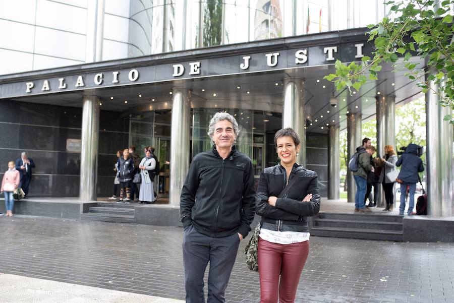 Osakidetza recula y devuelve a una de las denunciantes de la OPE su puesto en el Hospital de Arrasate