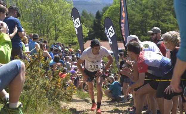 El público de la Zegama - Aizkorri aplaude a los grandes