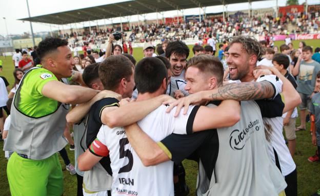 El Real Unión logra la permanencia al imponerse al Jumilla en Gal (2-0)