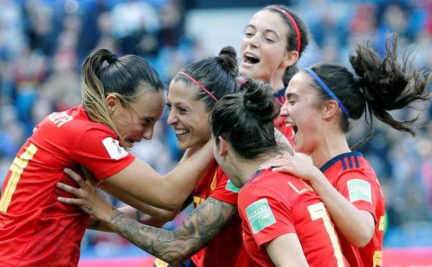 El VAR permite a España hacer historia