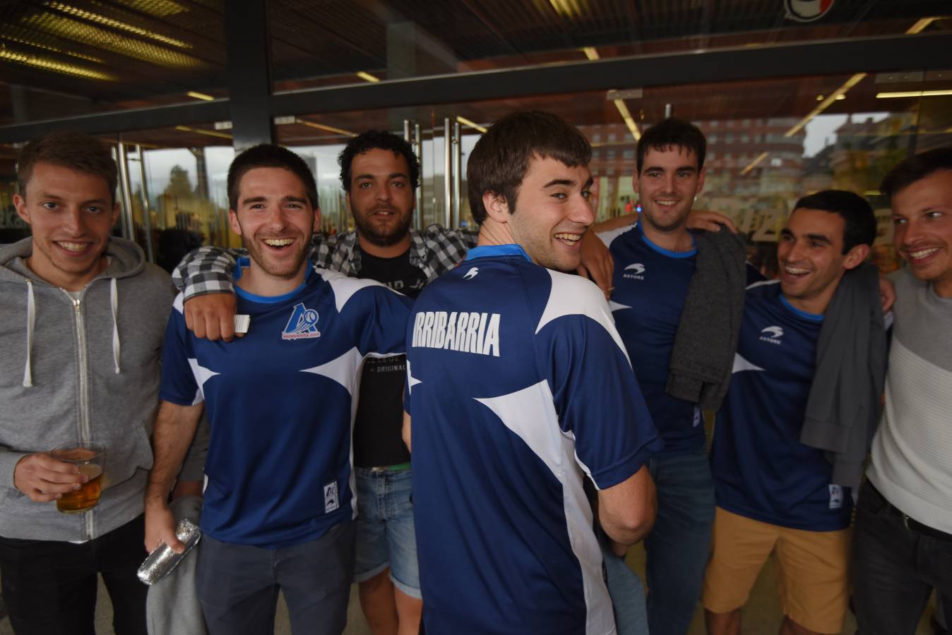 Gran ambiente en la final del Manomanista