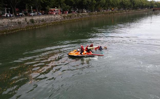 Rescatan a un hombre de aguas del Urumea en Donostia