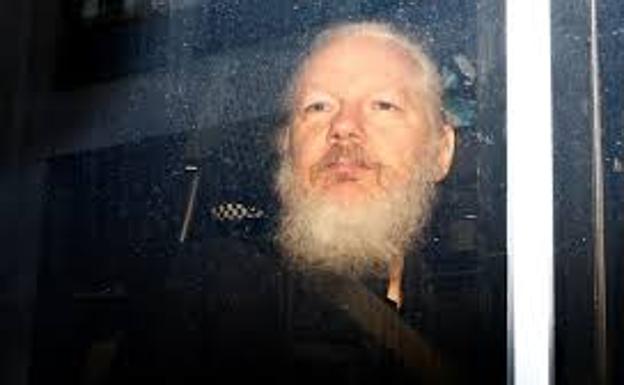 El Gobierno de Londres da el primer paso para extraditar a Assange a Estados Unidos