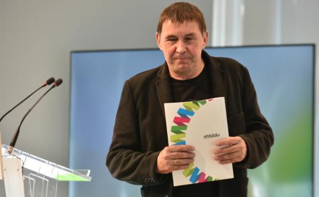 EH Bildu prevé fijar la próxima semana una posición común con ERC para la investidura de Sánchez