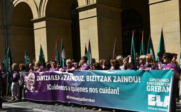 Comienza la huelga de 26 días de las trabajadoras de las residencias