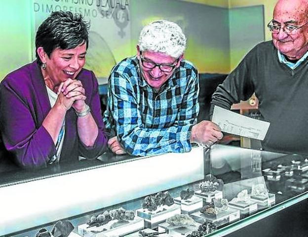 El Museo de Ciencias Naturales de Álava recibe una donación de 2.600 piezas