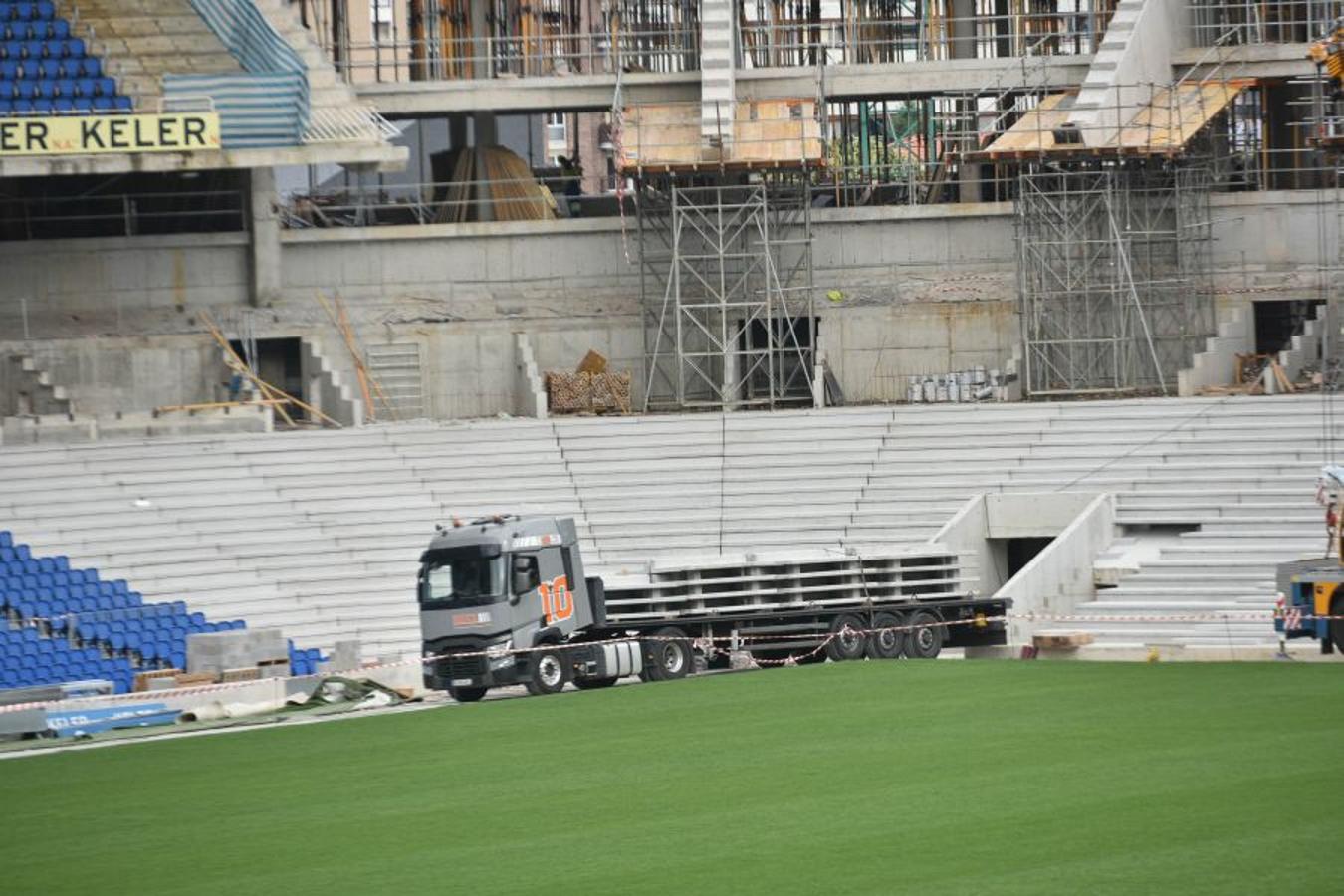 La grada Norte luce su anillo superior