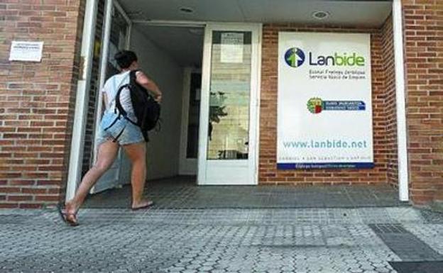 La oposición critica que el Ejecutivo reactive el mismo proyecto de reforma de la RGI que hace un año