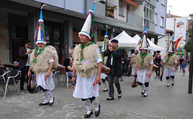 Santixabel jaiak bete-betean Usurbilen